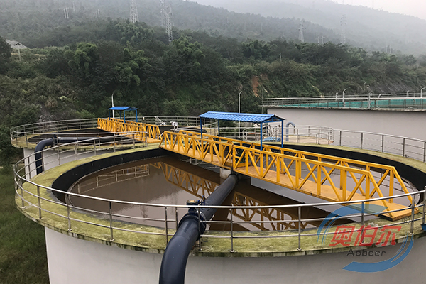 中心傳動垂架式刮泥機運用現(xiàn)場